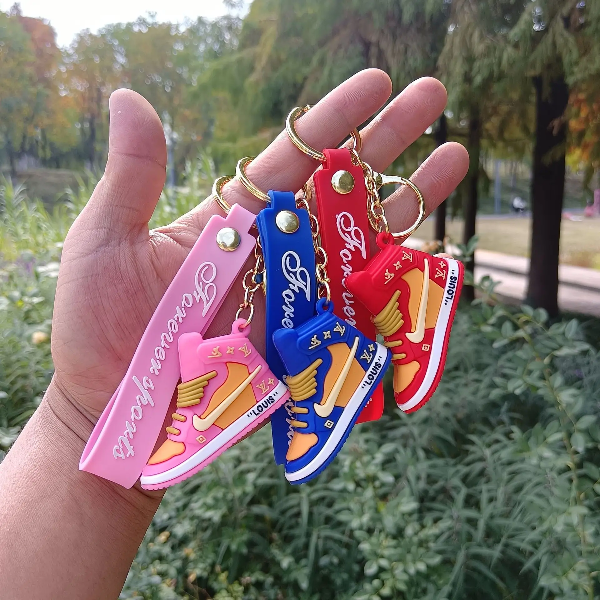wholesale custom 3D PVC sneakers rubber keychain Fashion promotion mini sports star basketball shoes keychain