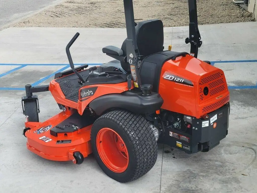 Kubota газонокосилка с нулевым поворотом
