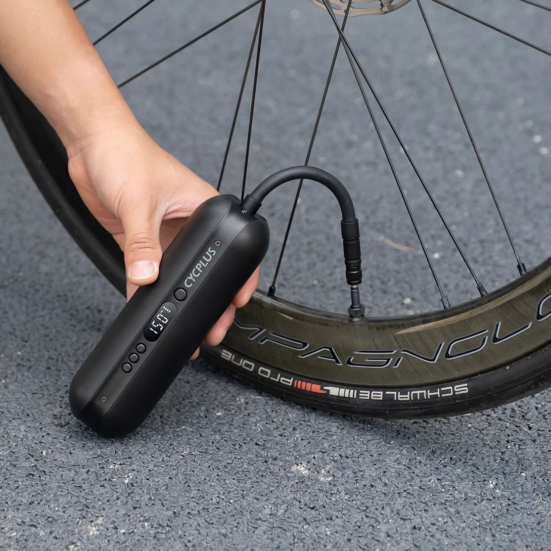 Велосипедный насос CYCPLUS, портативный беспроводной электрический насос с цифровым дисплеем, максимальное давление 150psi, для мячей и автомобилей