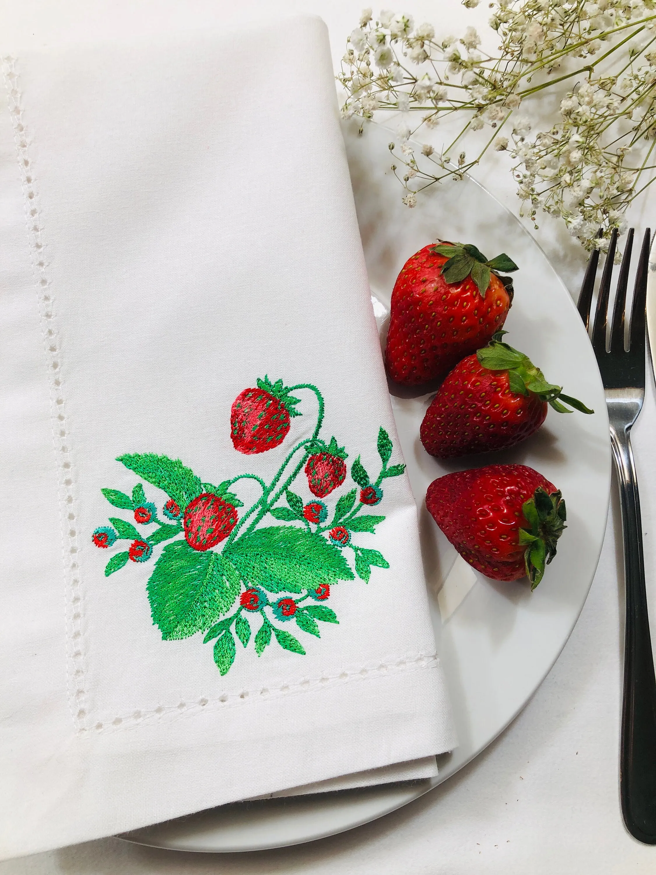 Yellow Flower Napkin High Quality Reusable Wedding & Restaurant Use Eco Friendly Linen Embroidery Napkin 100% Cotton Sustainable