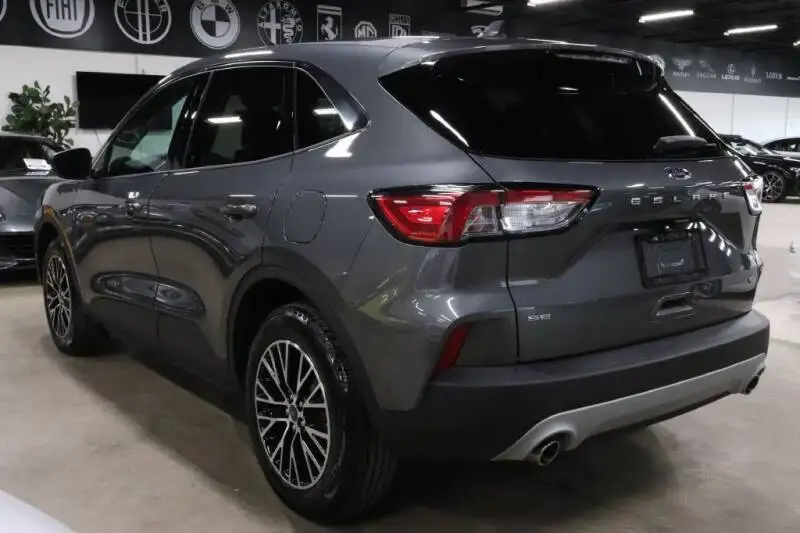 Подержанные гибридные автомобили Ford Escape