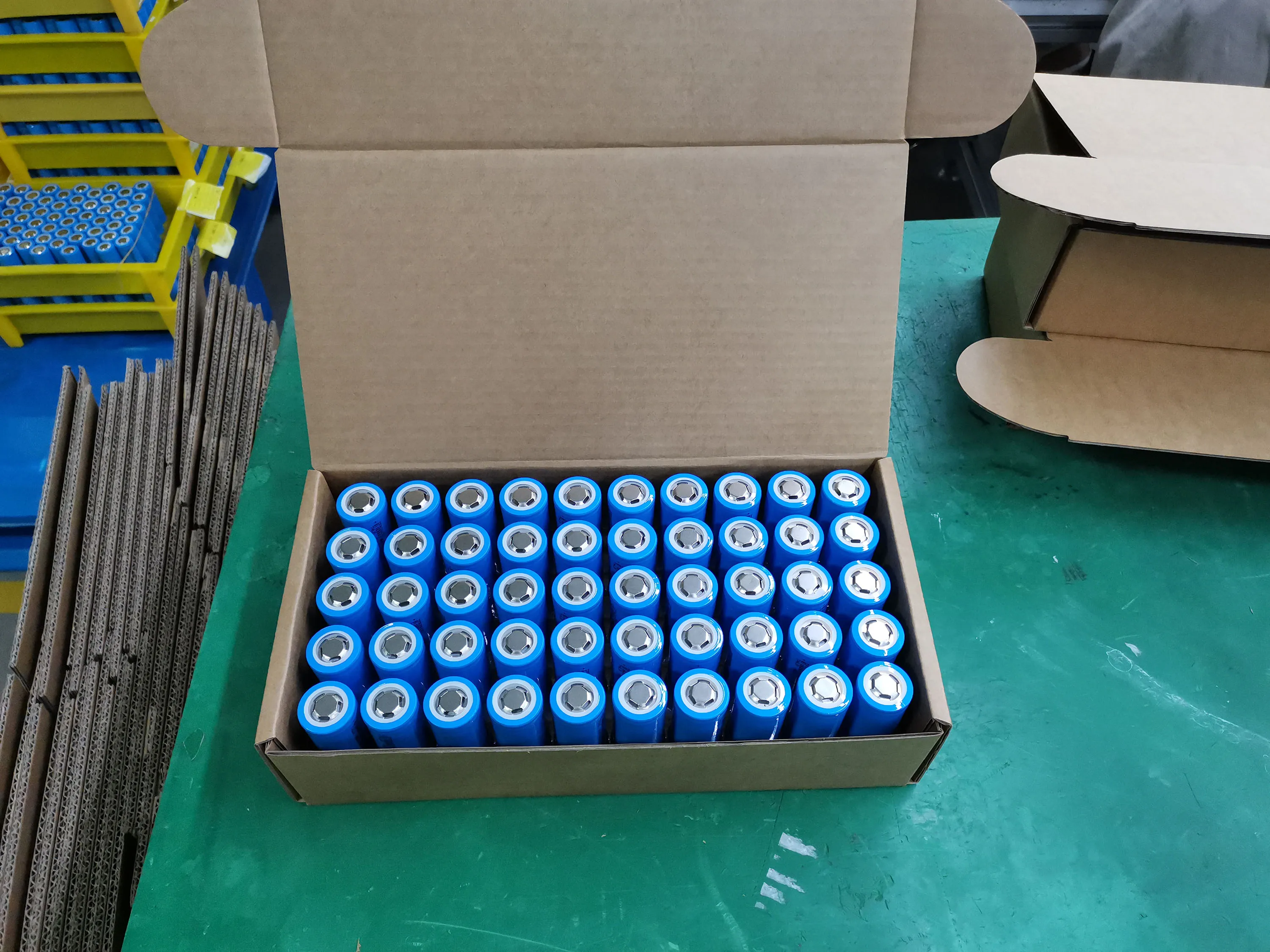 Hot sale 18650 3.2v 1800mAh Li Ion Battery lithium cylindrical rechargeable Deep Cycle Cylindrical Lithium ion Battery