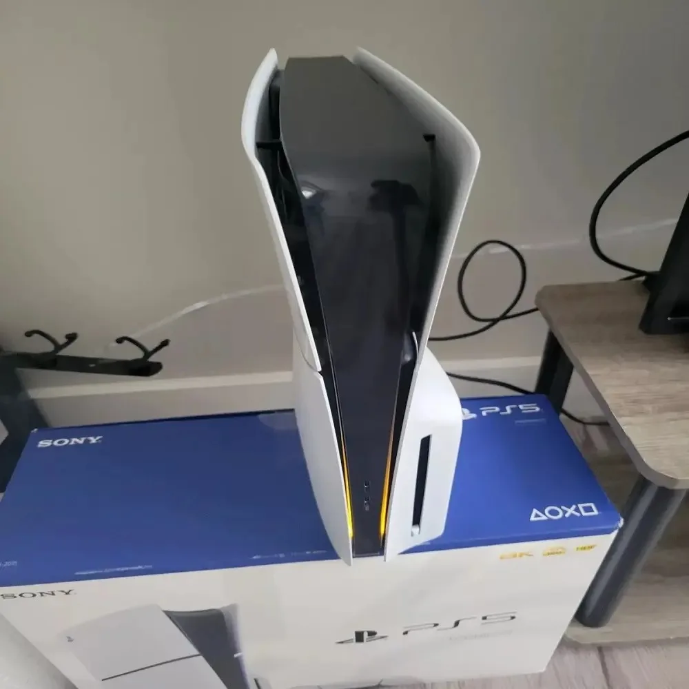 Оптовая продажа PS5 в наличии с 10 играми и 2 контроллерами + 1VR бесплатно