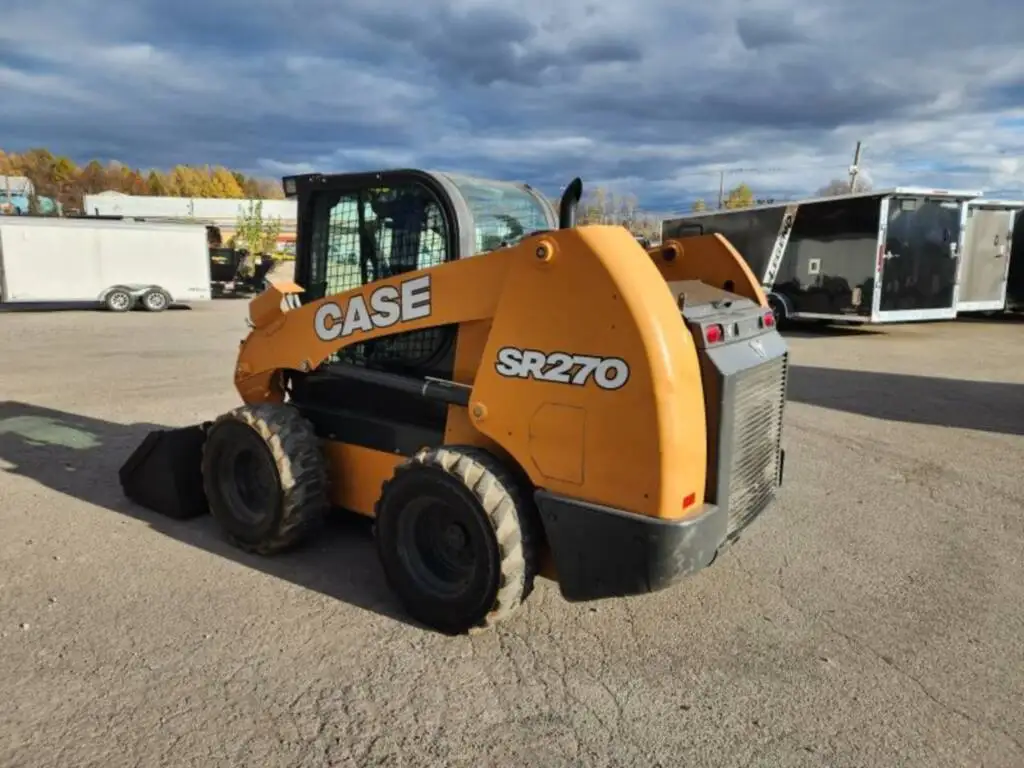 Дешевый доступный SR270 SKIDSTEER для продажи на продажу