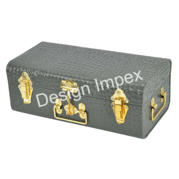 Wholesale Supply Elegant Trunk Box Set of Three Multifunctional Useful Metal Trunk Box And Cases At Reasonable Price