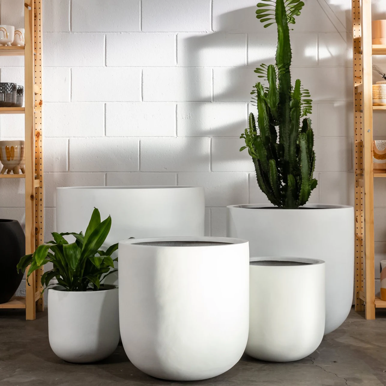 Factory cheap price round custom sizes flower pot outdoor vase for home plant garden decorative supplies