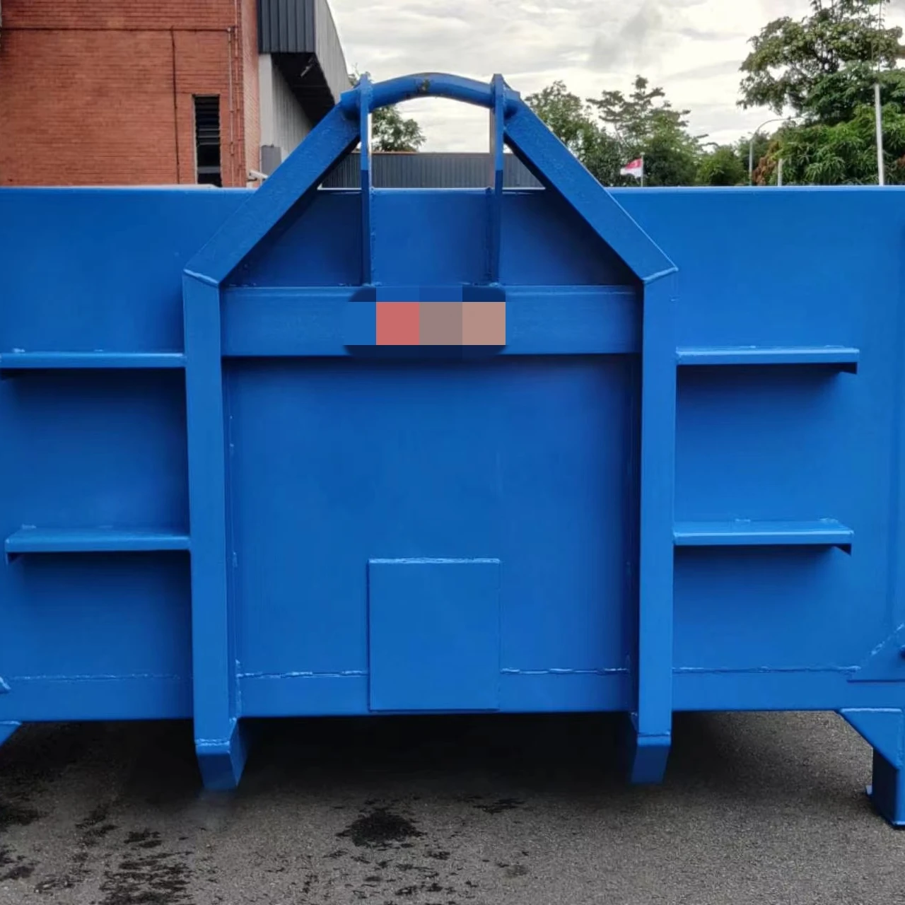 Singapore skip container garbage  bin waste sorting and recycling hook lift bin