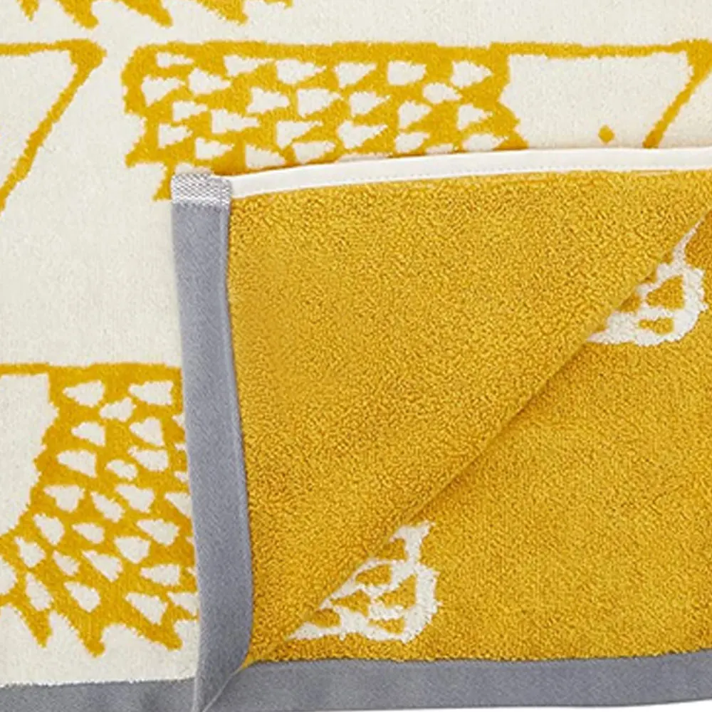 100% Cotton Material Fast Drying Feature 500 GSM 800 GSM Top Quality Velour Beach Towels at Discount Price