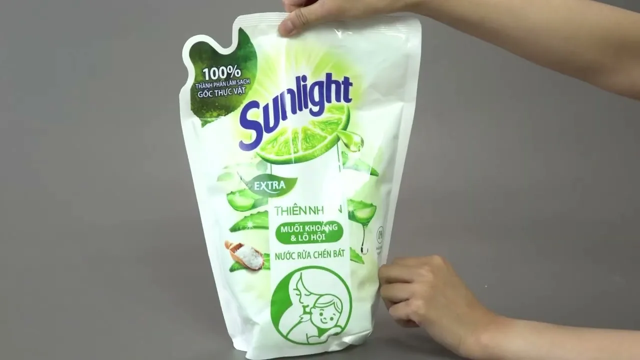 Free sample Sunligh-t Dishwashing Liquid bag 2.1kg extract mineral salts and aloe vera detergent dish washing soap from Vietnam