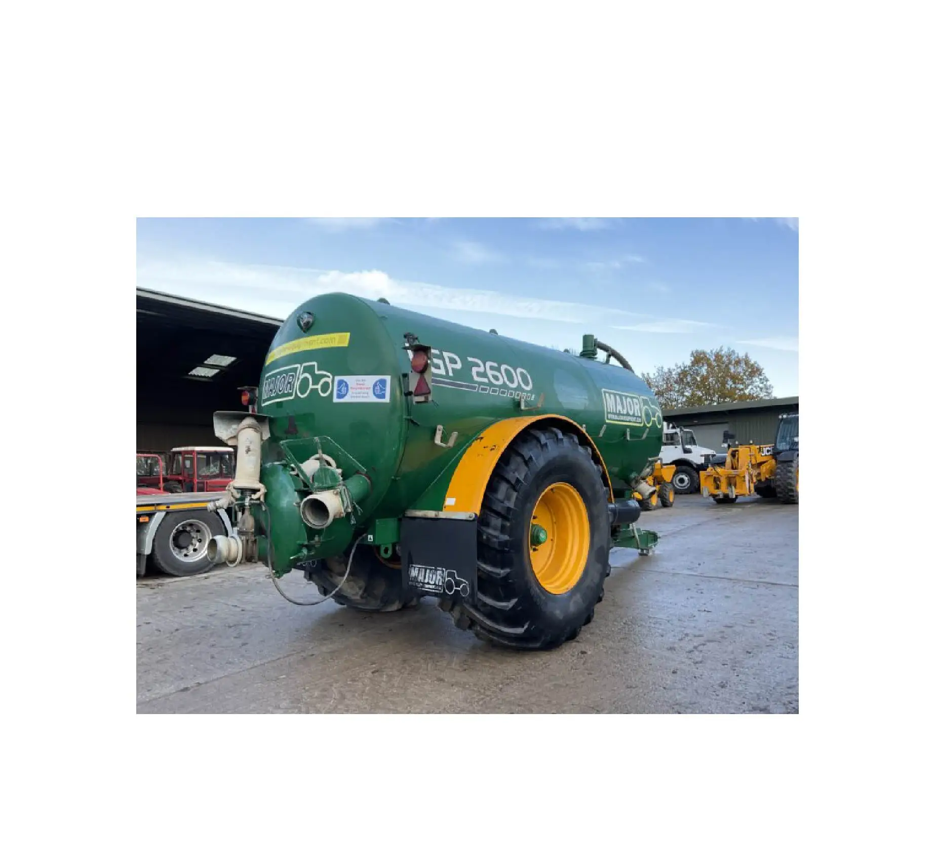 LGPs Major 2600 Single Axle 2,600gal Aluminum Fiberglass Vacuum Tanker 10-Person Diesel Passenger Boat New & Used Transportation