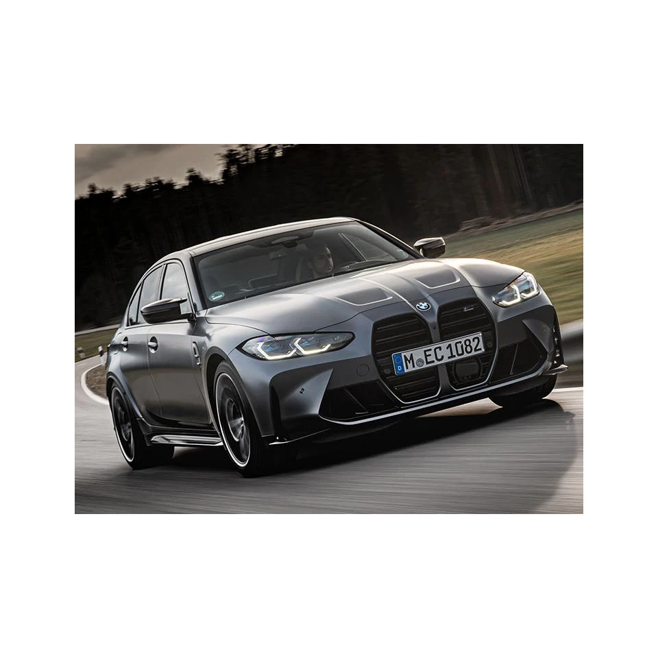 Высокопроизводительный автомобиль BMW 3 серии M3 с мощным двигателем и спортивным дизайном