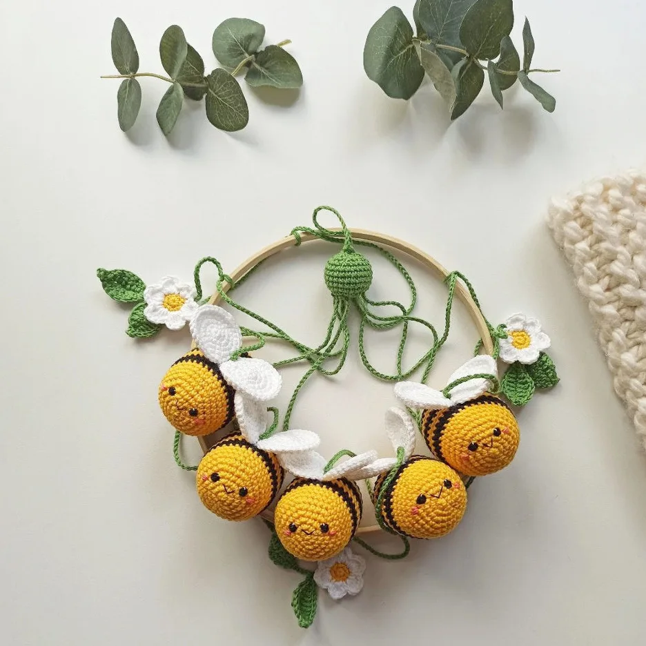 Hot Crochet Bee Crib Mobile Stuffed Animal Bumble Bee Cot Hanging Mobiles Crochet Amigurumi Bee Mobiles for Baby Shower Gifts