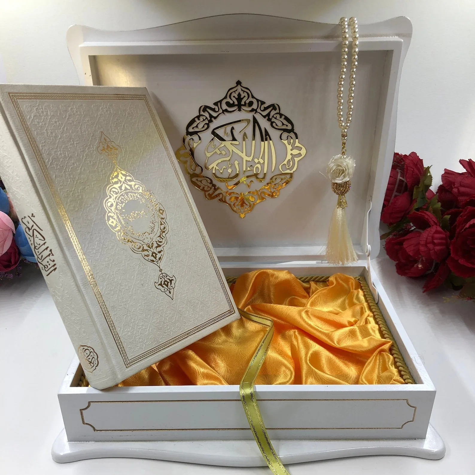 Latest Design Wedding Gift Holy Quran Customized Fancy Design Holy Quran for sale made in Pakistan