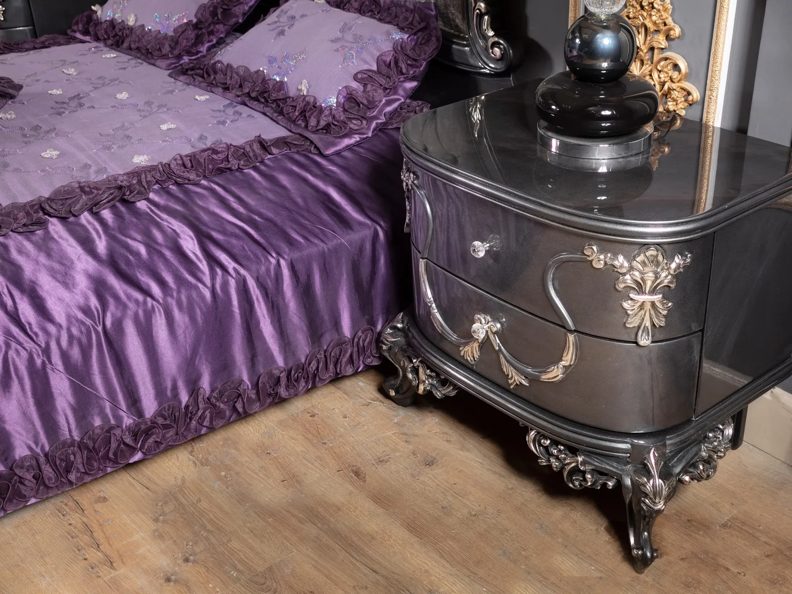 High quality special prestigious bedroom furniture with exclusive quality meticulous curving