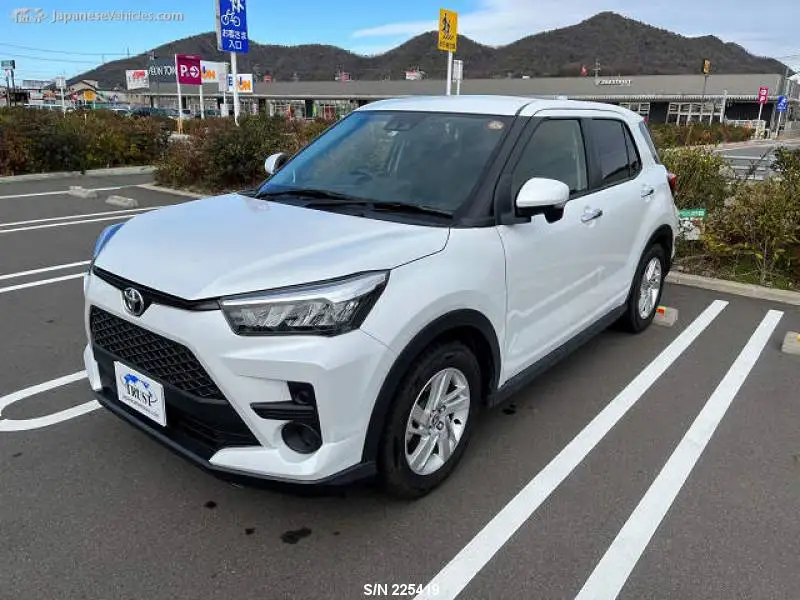 Fairly Used Toyota Raize High Quality Large Space Long Cars For Sale