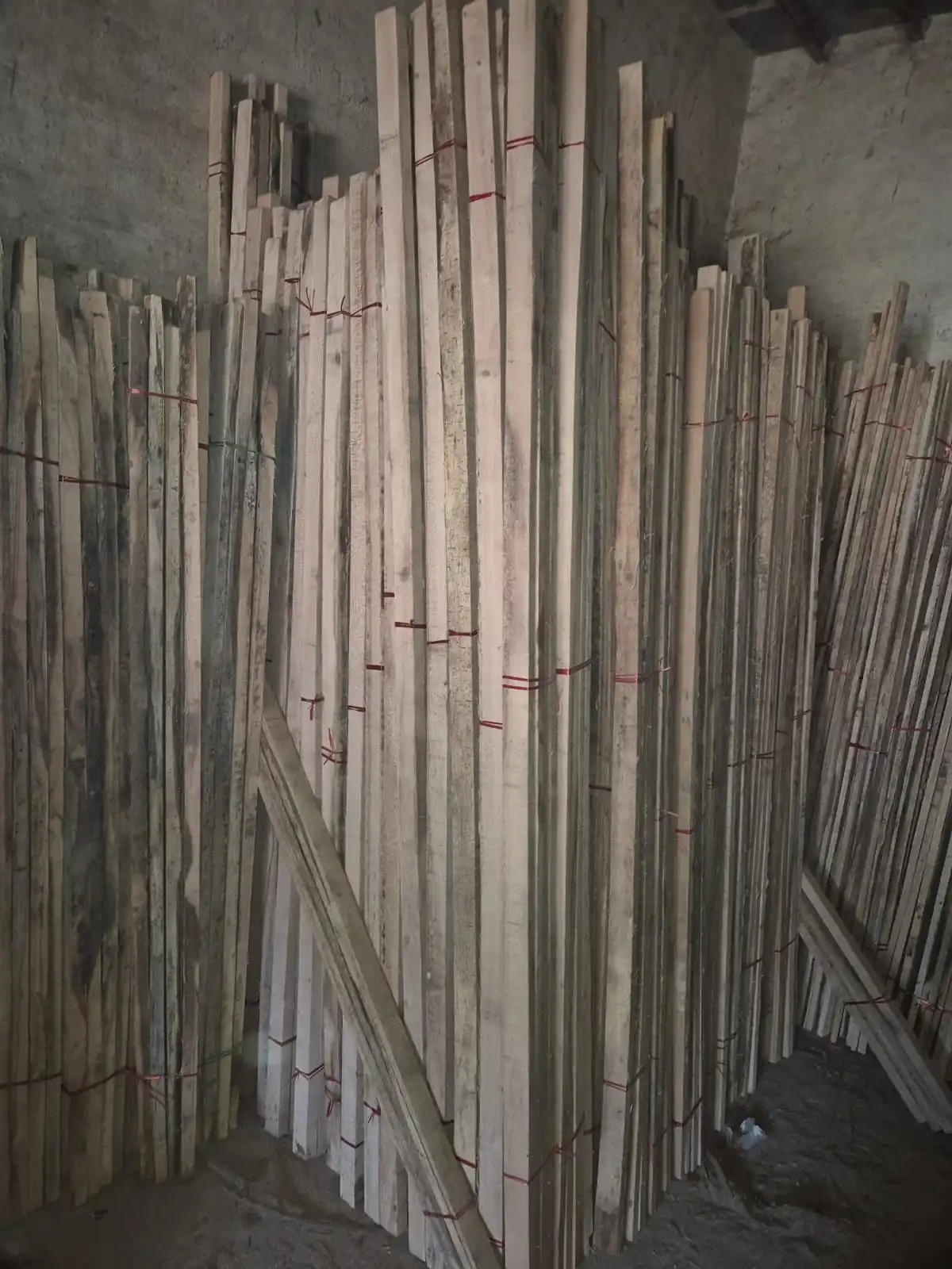 Wholesale factory direct sales cheap prices wood for construction use
