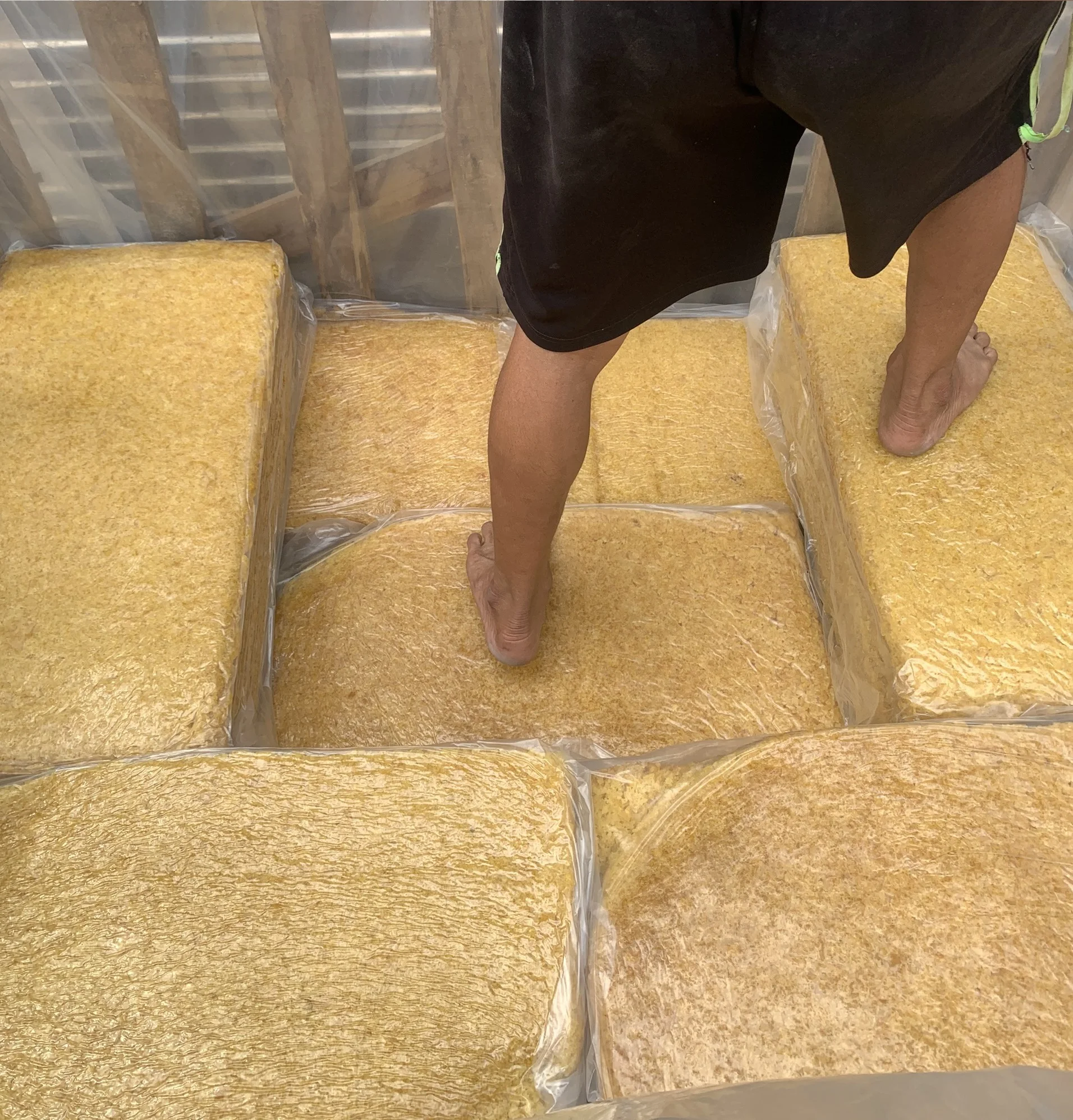 Rubber SVR with Best Price High Quality Raw Material Rubber Natural from Factory in Vietnam 3L Yellow Bag Light Band Packing