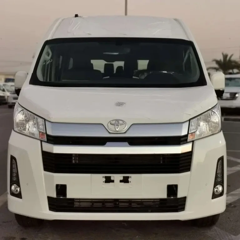 2022 Toyo-ta Hiac e High Roof GL 2.8D White Turbo Diesel AWD 8L Engine Capacity Leather Seats R20 Tire Size ACC Aluminium Alloy