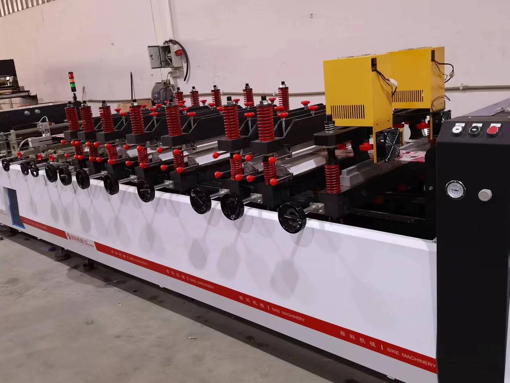 Hot sale newly designed single lane eight side seal pouches making machine