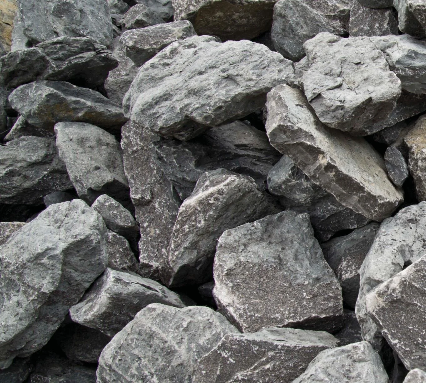 Good Quality Building Stone From Vietnam - STONE CHIP /  BOULDER / Aggregates for Construction - Building Stones at Cheap Price