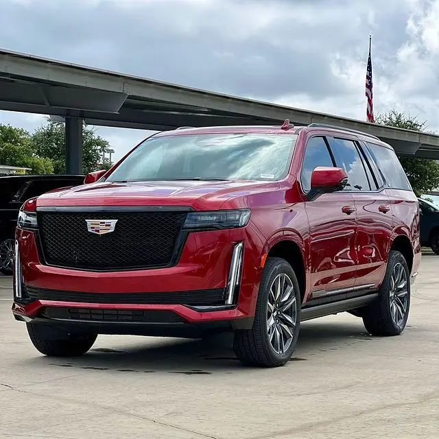 Аккуратно использованный 2024 Cadilac Escalade Sport