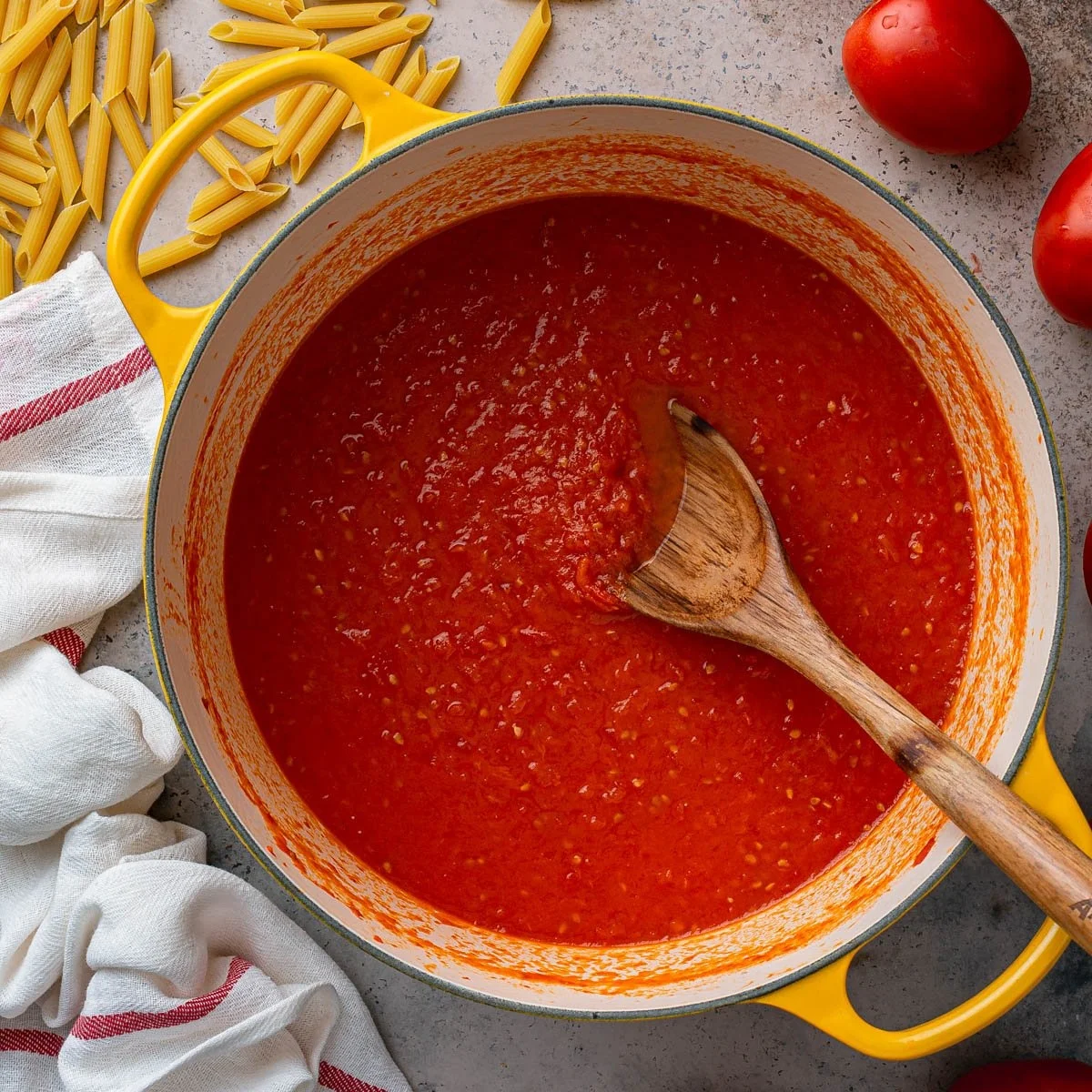 canned tin tomato paste 70g 210g 400g 800g 2200g in different size without additive
