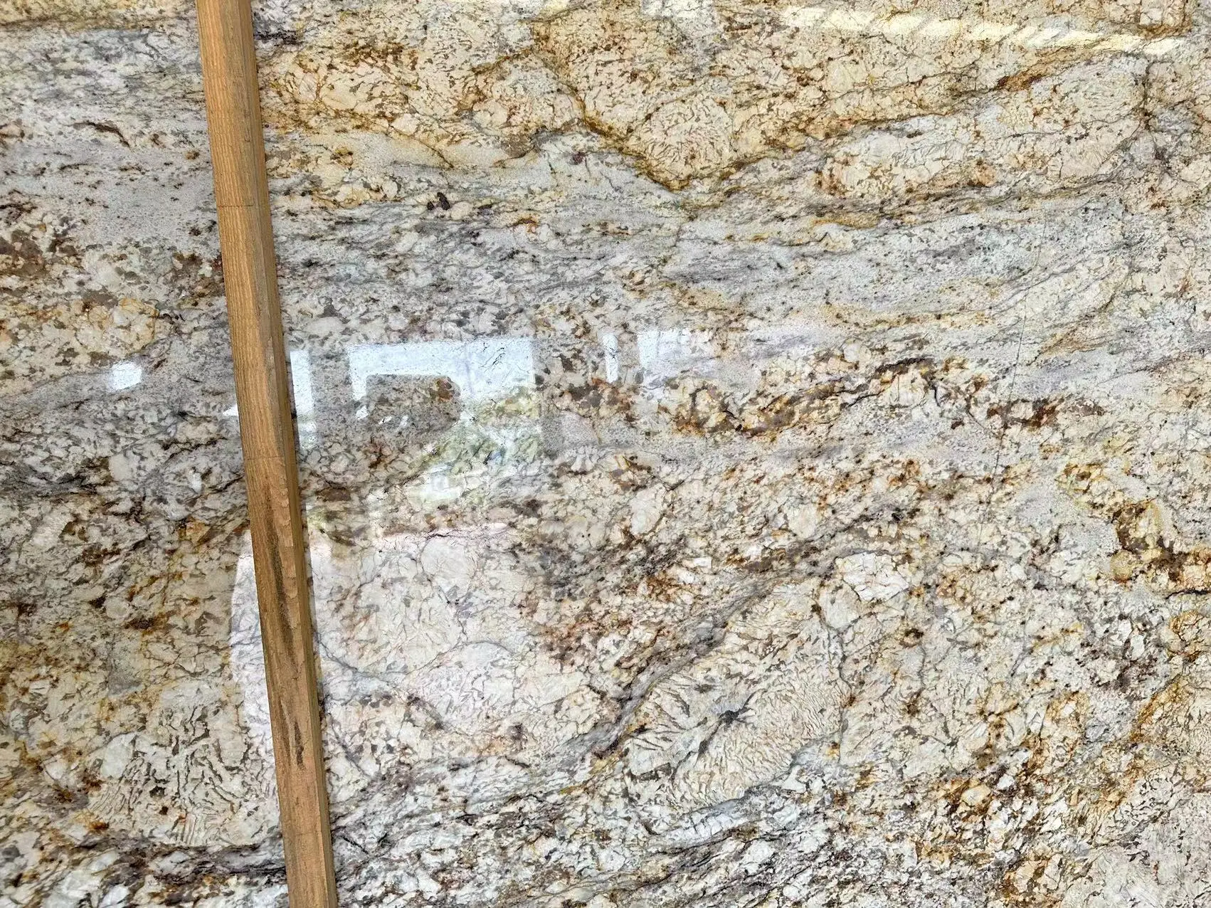 Best Selling Gold Granite Tiles Polished Natural Granite Stone Granite Countertop For Table