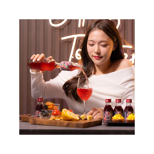 Quickly Dissolves Alcohol Fruity Sweet Liquor Pomegranate & Raspberry Soju Cocktail Healty Drinks Friends Party SUKHEE HAESOO