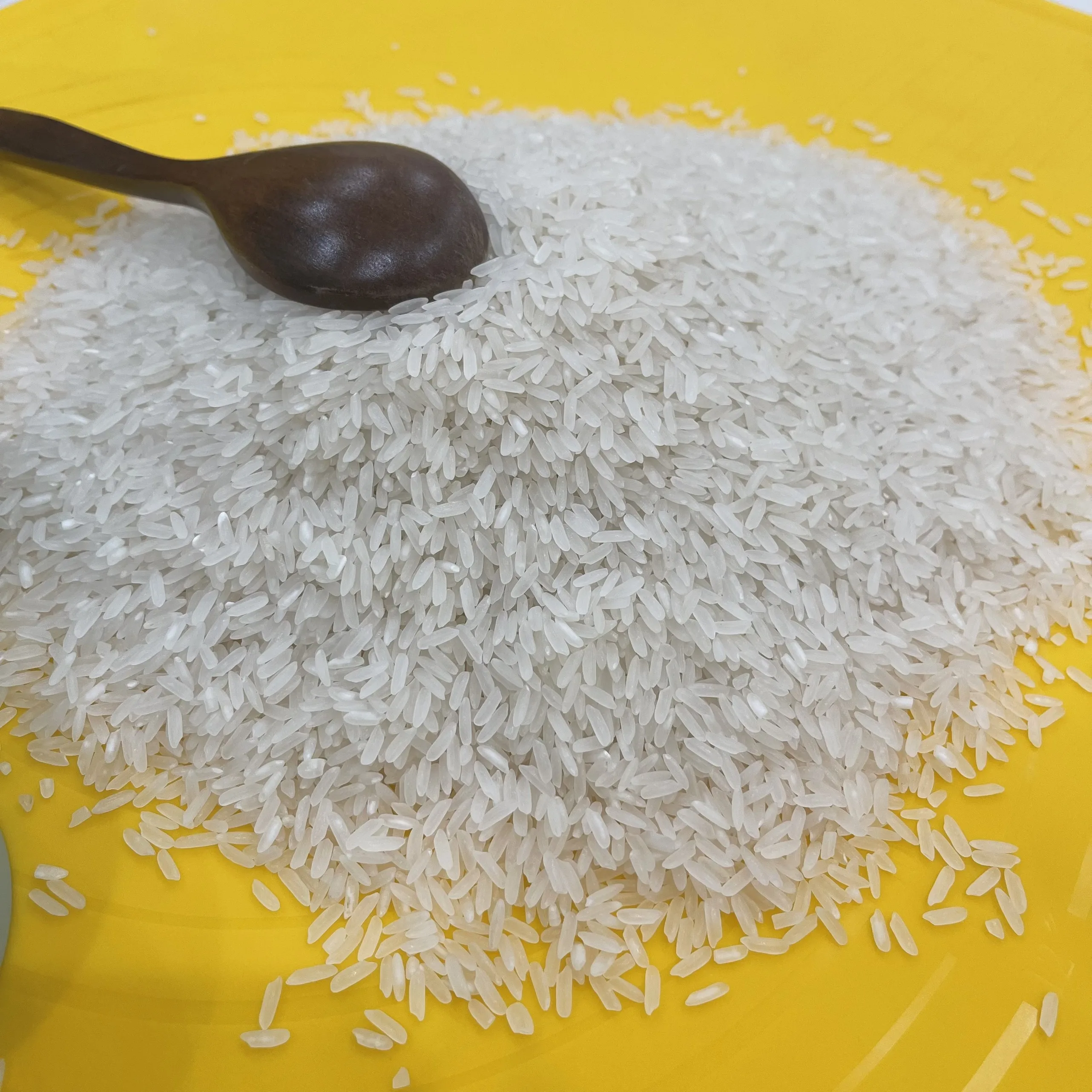 Vietnam 5% Broken Agriculture Soft F&B 50 KG Common Crop Long-Grain Fragrant Rice Old (DT8) In Bag Packaging