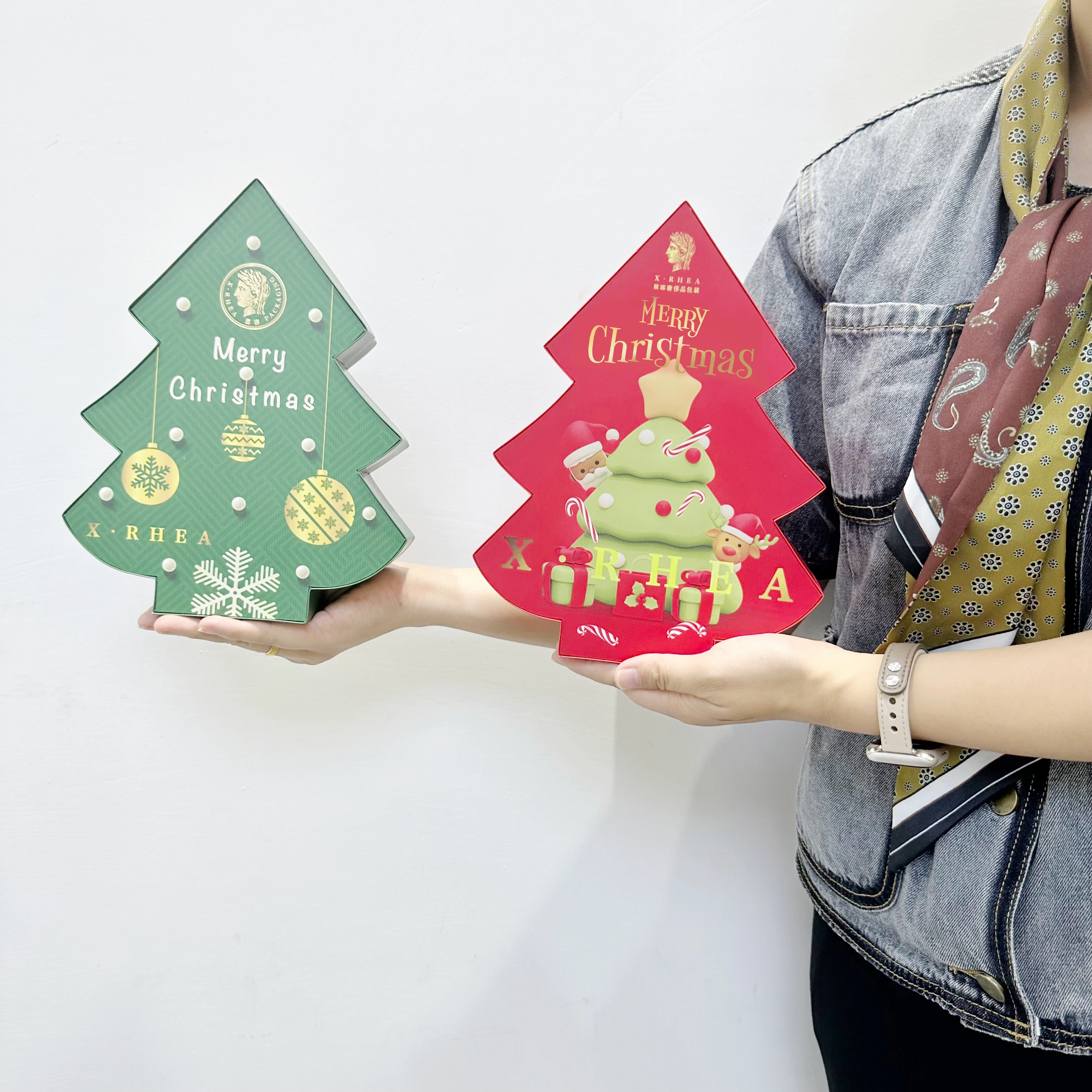 Ready to Ship Christmas Tree Shape Design Packaging High End Recycled Lightweight Christmas Gift Box
