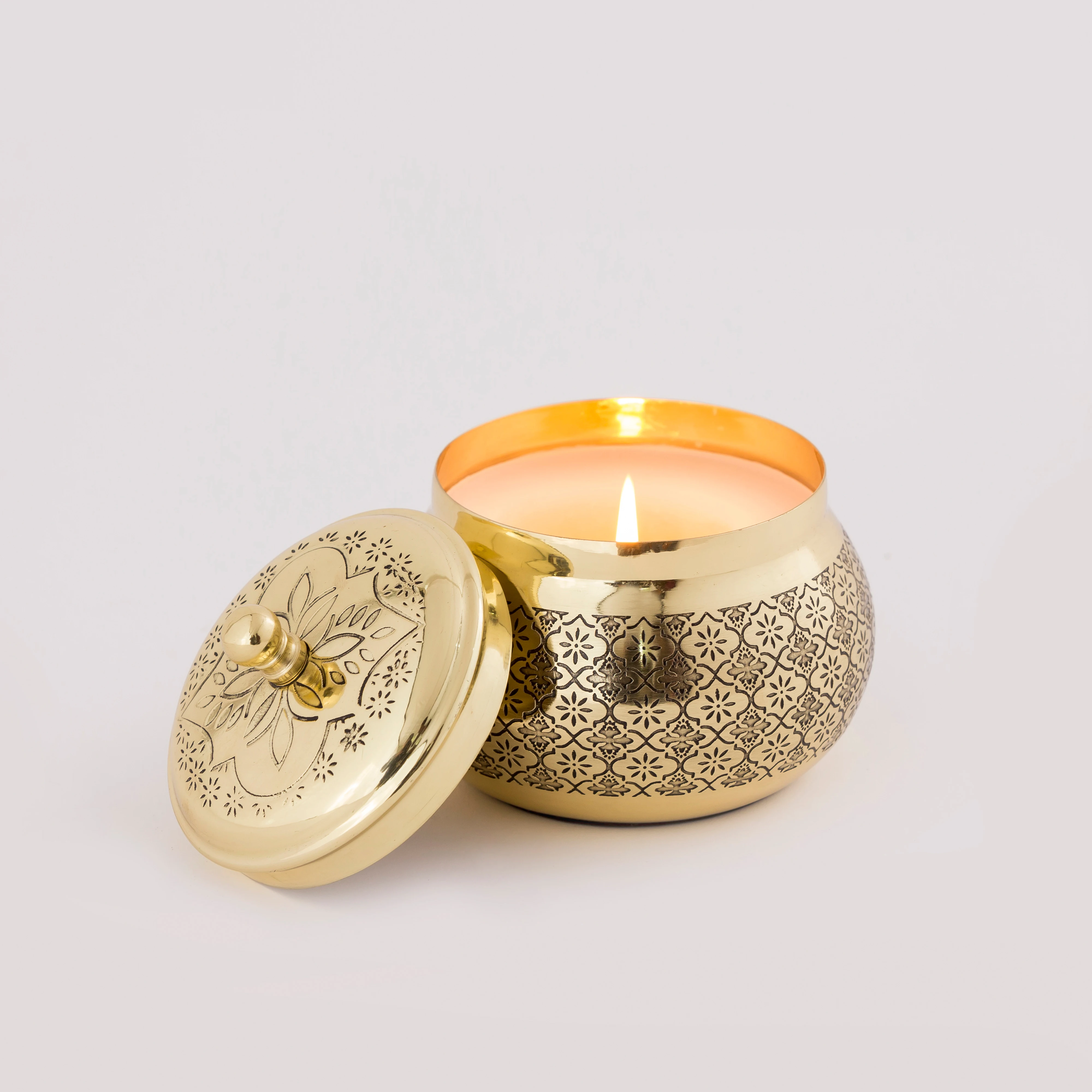 High Quality Hot Selling Glass Metal Wax Filled Candle Jars and Holders for Home and Decoration