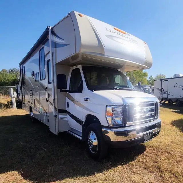 Luxury Offroad Motorhome Camper Trailer Flat Top Triple Bunk Caravan With Slide Out Kitchen Lightweight and Heavy Duty