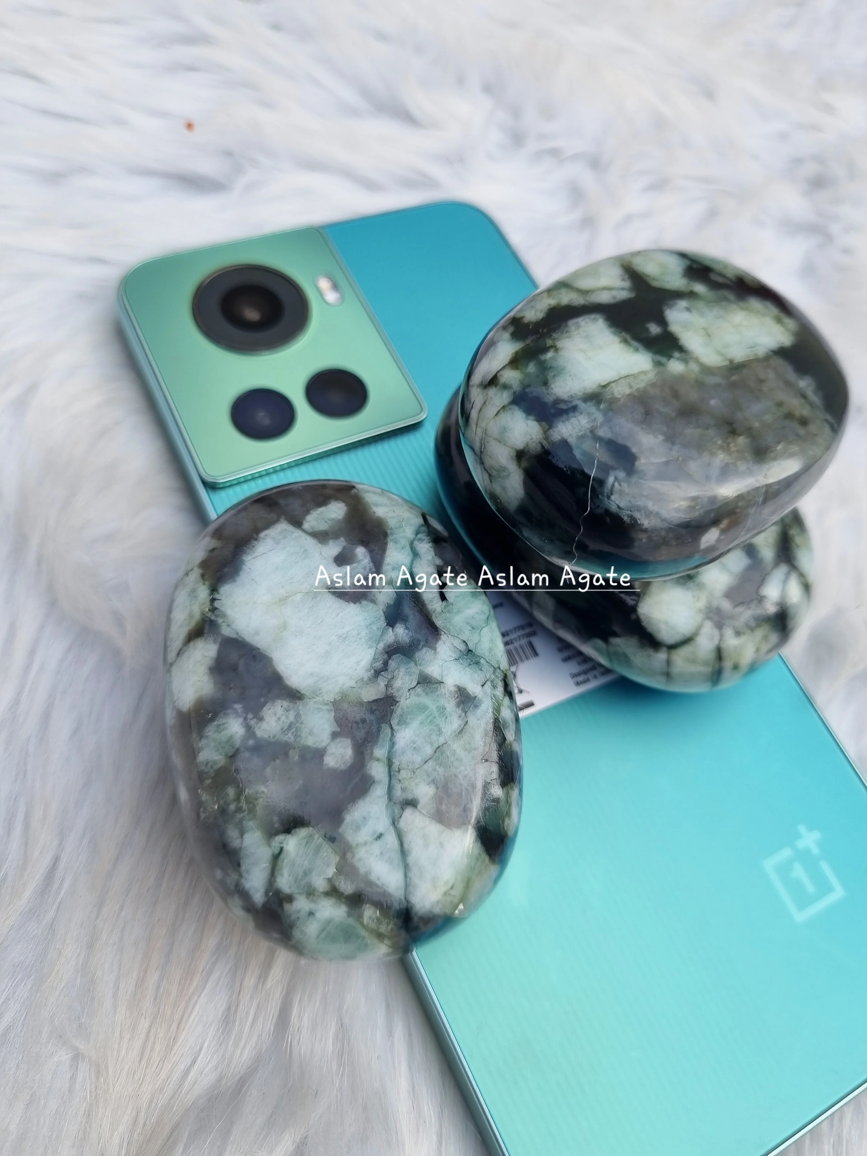 HOT SALE HIGH QUALITY NATURAL EMERALD PALMSTONES HEALING PALMSTONE FOR MEDITATION AND DECORATION