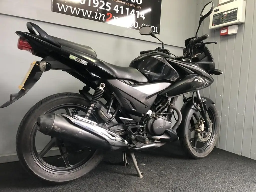 Quality Best Price Wholesales H o n d a CBF125 M-D in Black and with 34,787 miles used sport bike available now for sale
