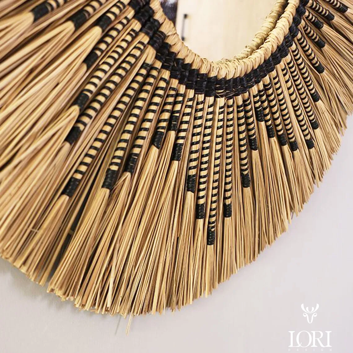 Wholesale Vintage Handwoven Natural Seagrass Mirror Vietnam Round Rattan Wall Mirror Home Decoration Art Wall Hangings Mirrors