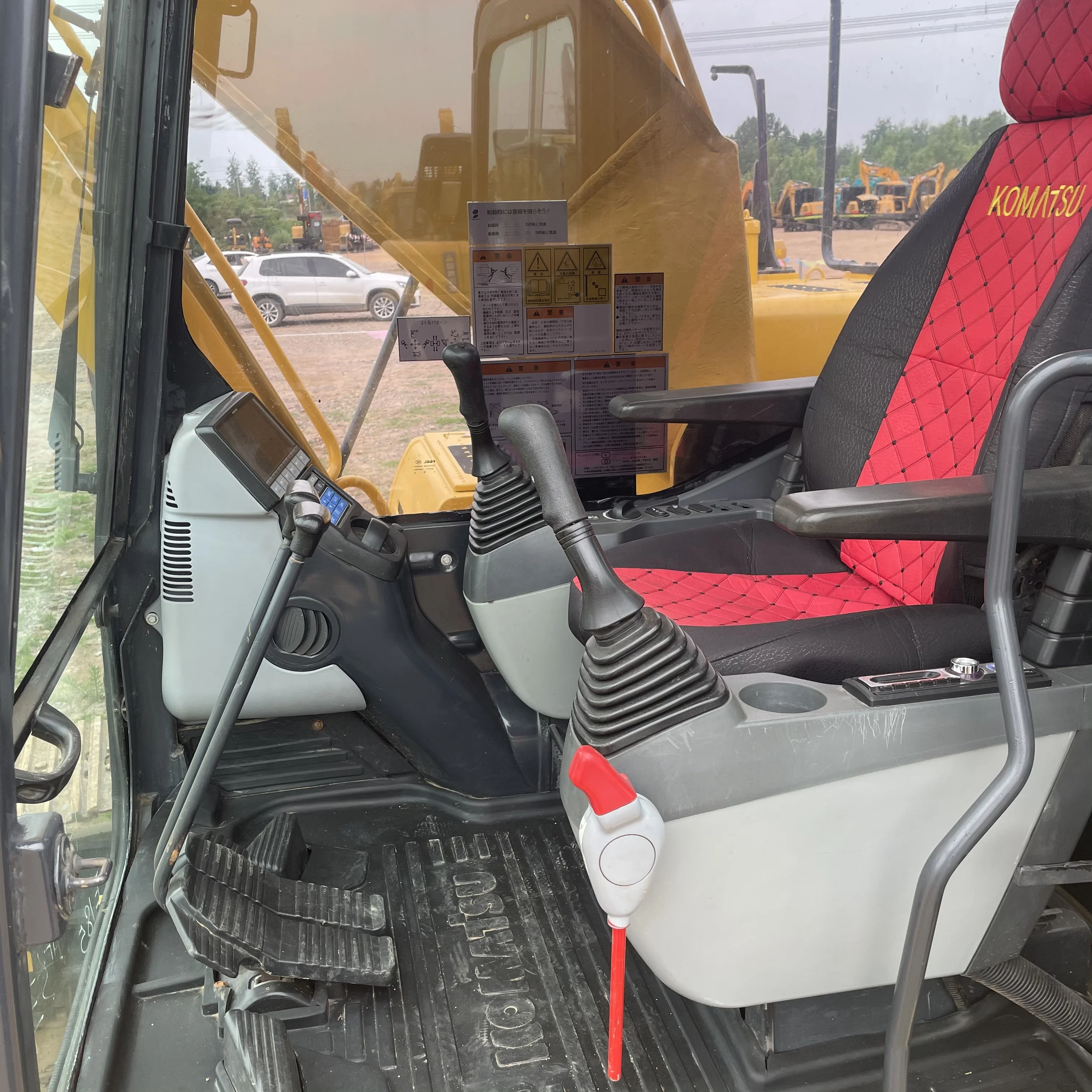 Used original Japan Komatsu PC240-8 PC220-8 PC200-8 excavator, 24 tons medium hydraulic crawler backhoe excavator at low price