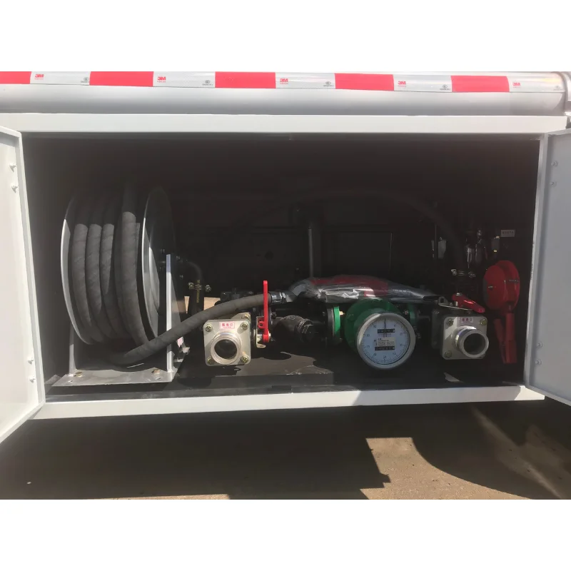 good price 5T 4*2 RHD Cummins engine FOTON AUMARK oil refueler tanker truck new 6KL fuel bowser tank truck price