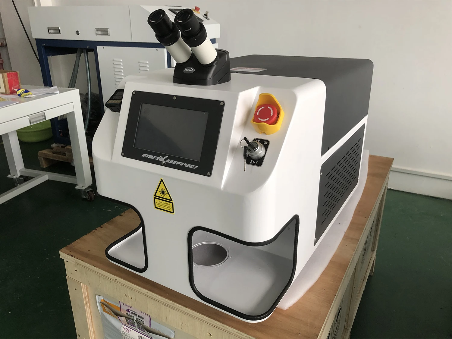 200W Portable Desktop Gold Silver Jewelry Laser Welding Machine System FOR Precise Jewelry Welding
