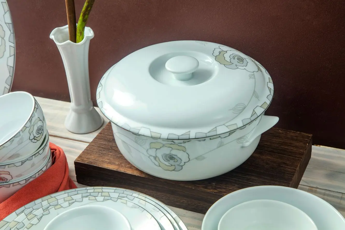 Amazon top seller product bowl with 2 ears and lid  floral pattern 02 porcelain tableware for luxury hotel wholesale Viet Nam