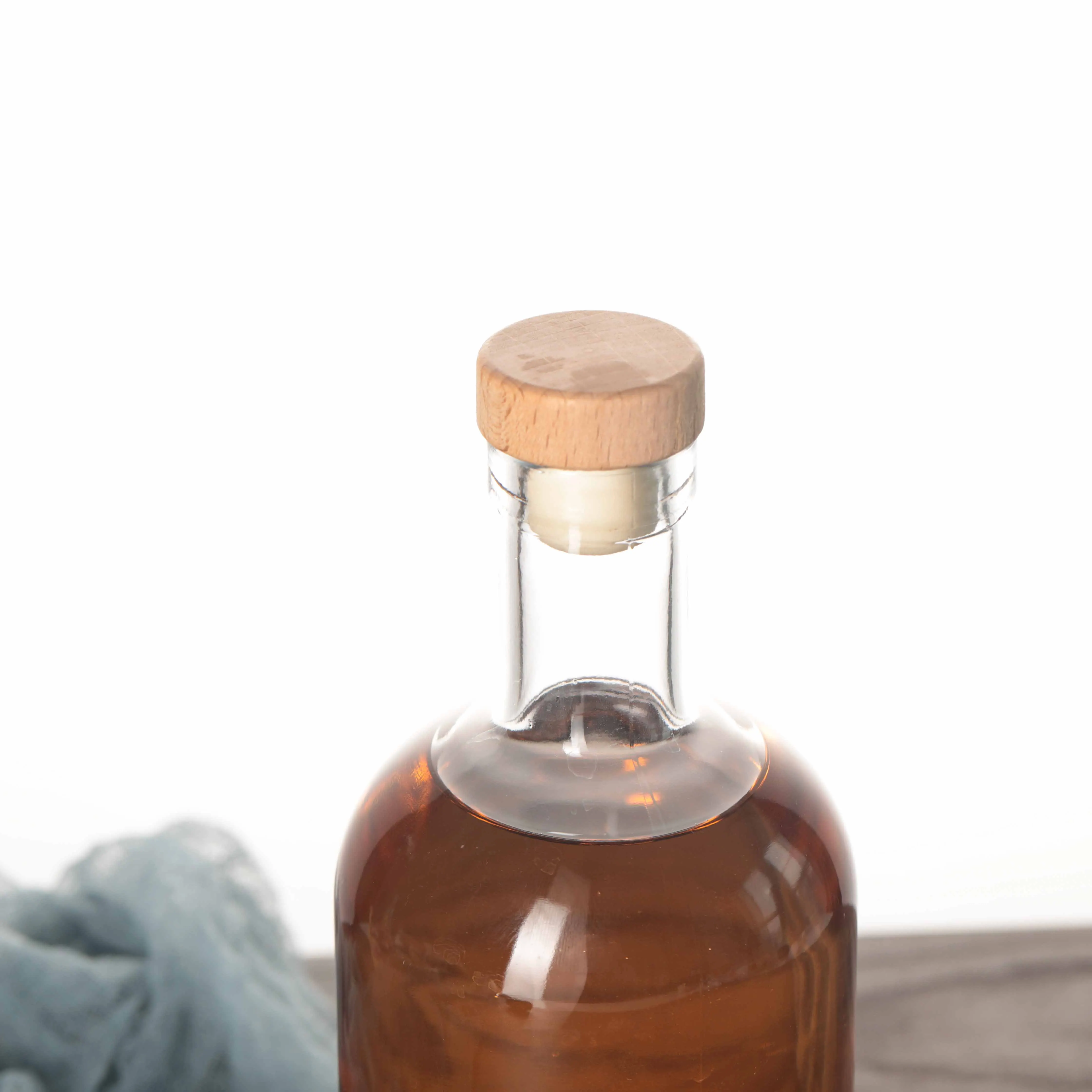 Weekly Deals 700ml Glass Bottles for Lemon-vodka Best Alcoholic Drinks Cheap Christmas Gift Empty Tequila Bottles for Sale