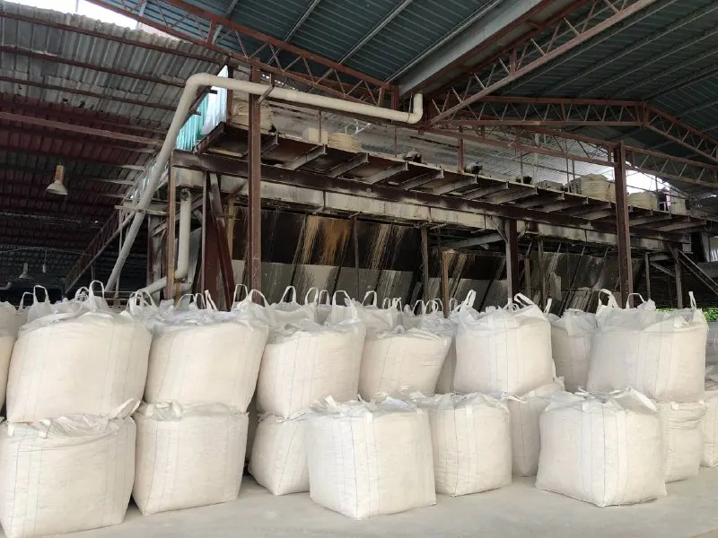 Low Moisture Low Price High Quality High Grade Raw Semi Plastic Malaysian Ball Clay for Ceramic Manufacture and Industry