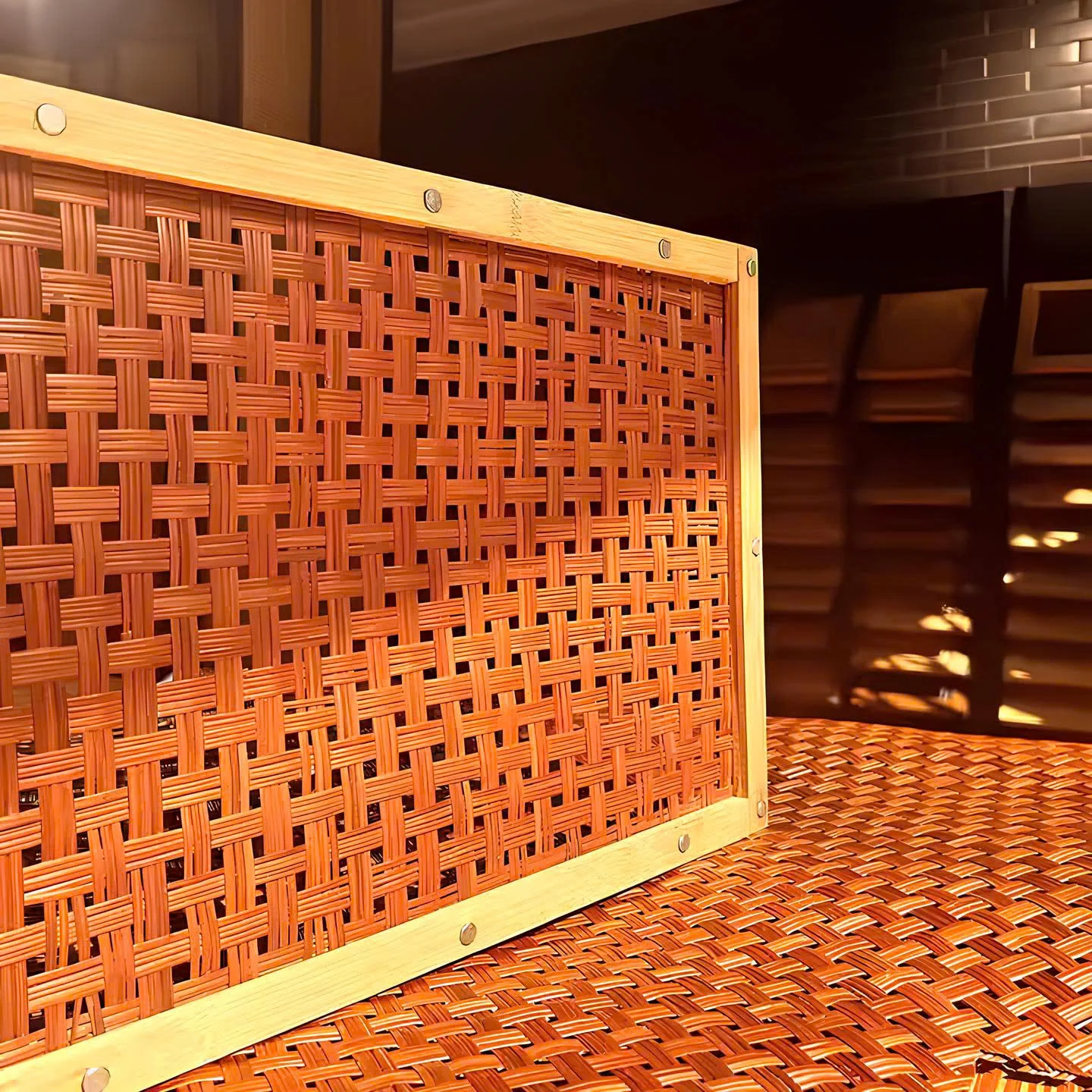 Высококачественные вьетнамские плетеные коврики ручной работы из ротанга декоративное сырье красивые целые рулоны для украшения дома