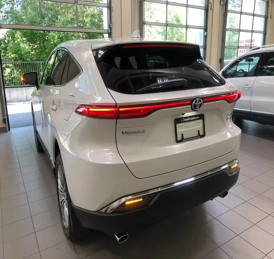Гибридный внедорожник Toyota Venza серое внутреннее электрическое дизельное топливо автоматическая коробка передач легкие кожаные сиденья R18 AWD
