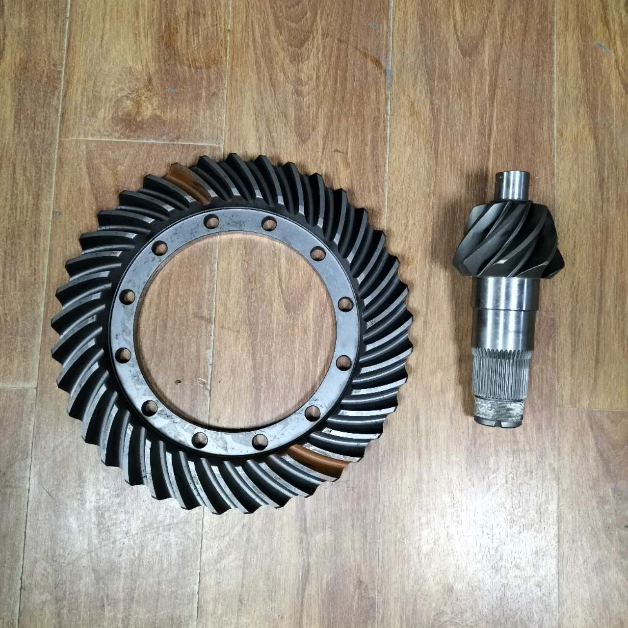 Doosan Wheel Loader Spare Parts 130418-00657 130418-00658 Spiral bevel gear