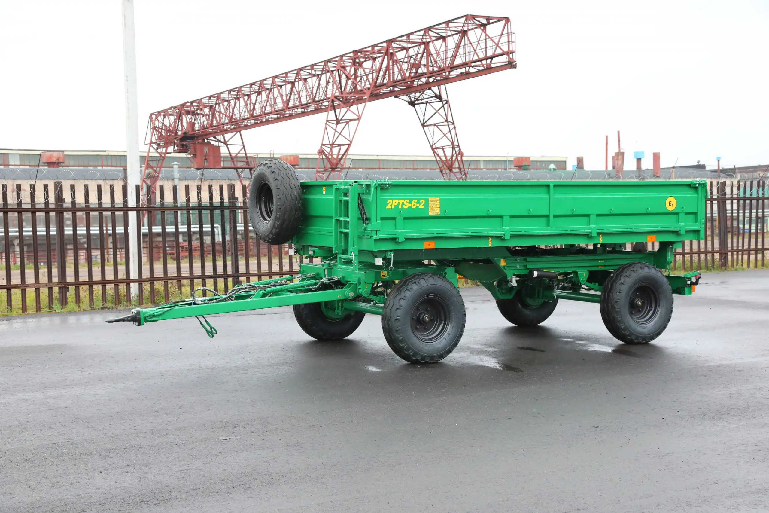 Hot sale compact farm wagon tipping trailer 5 ton capacity suitable for transporting various bulk goods on plains