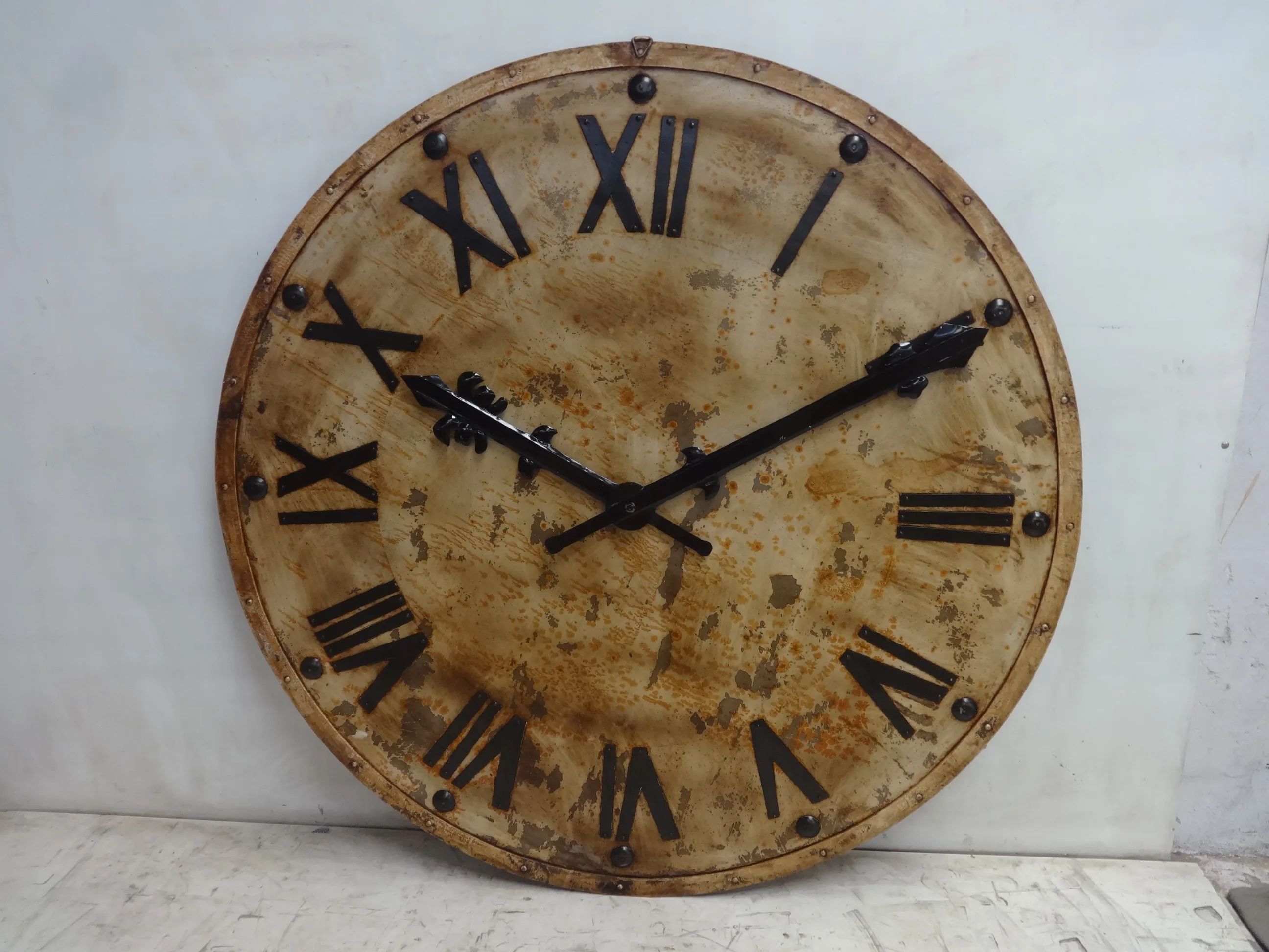 Top Quality Fine Classy Look Trendy Living Room Single Face American Style Wall Clock for Home Decor at Wholesale Price