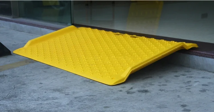 Portable Delivery Heavy Capacity Poly Wheelchair Ramp PVC HDPE Threshold Kerb Ramp Curb Ramp