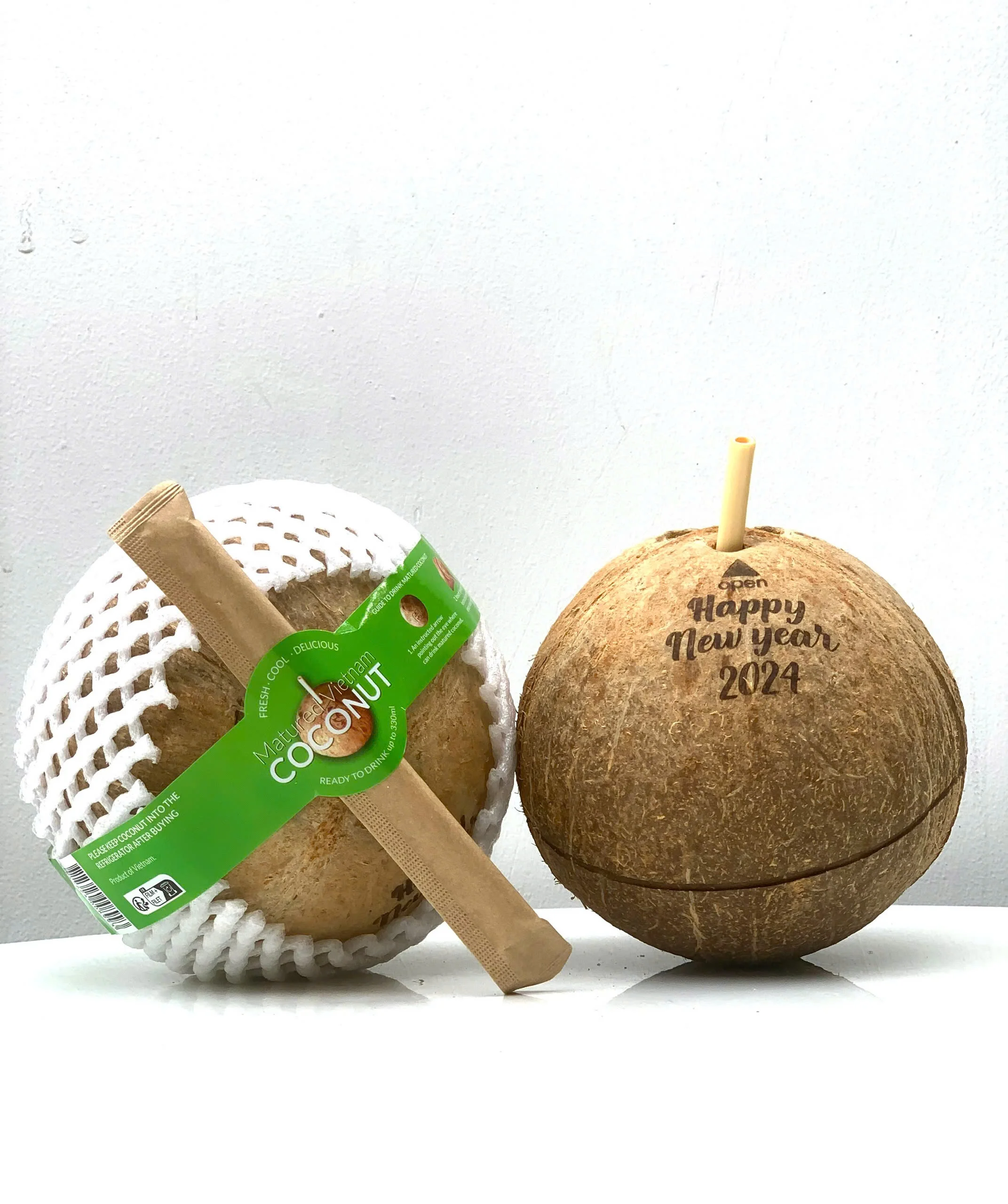 True Fruits_Coconut: Natural Brown Mature Coconuts with Straw for drinking then cooking, Vietnam for export +84989962103