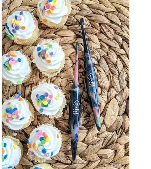 Handmade Epoxy Resin crochet hooks Wooden mix Ergonomic crochet needle 3mm to 12mm Different Size Soft handle Knitting needle