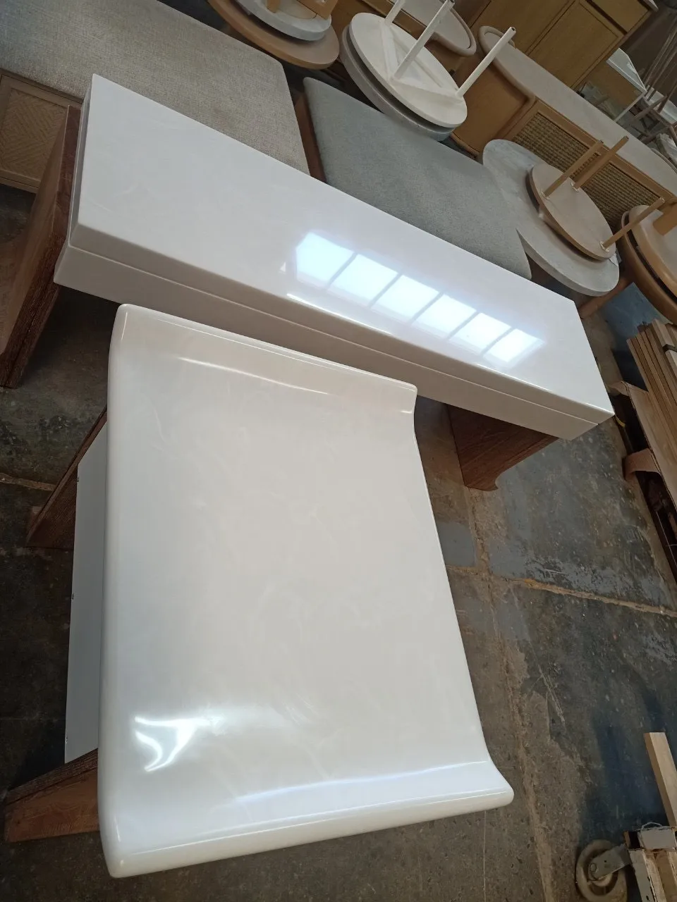 Calacatta White Quartz Veins Artificial Stone Kitchen Table with Competitive Price Sale Choice Top Edge